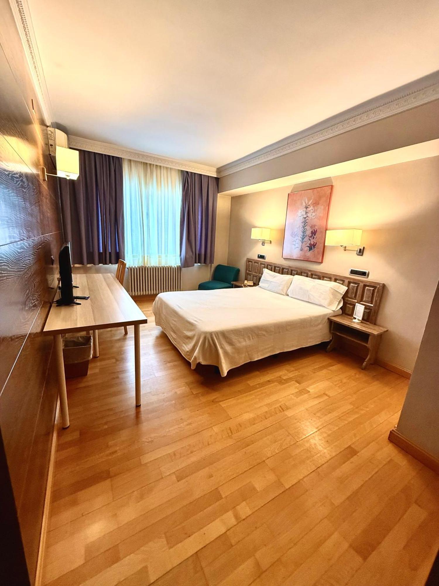 Hotel Virrey อาร์เนโด ภายนอก รูปภาพ