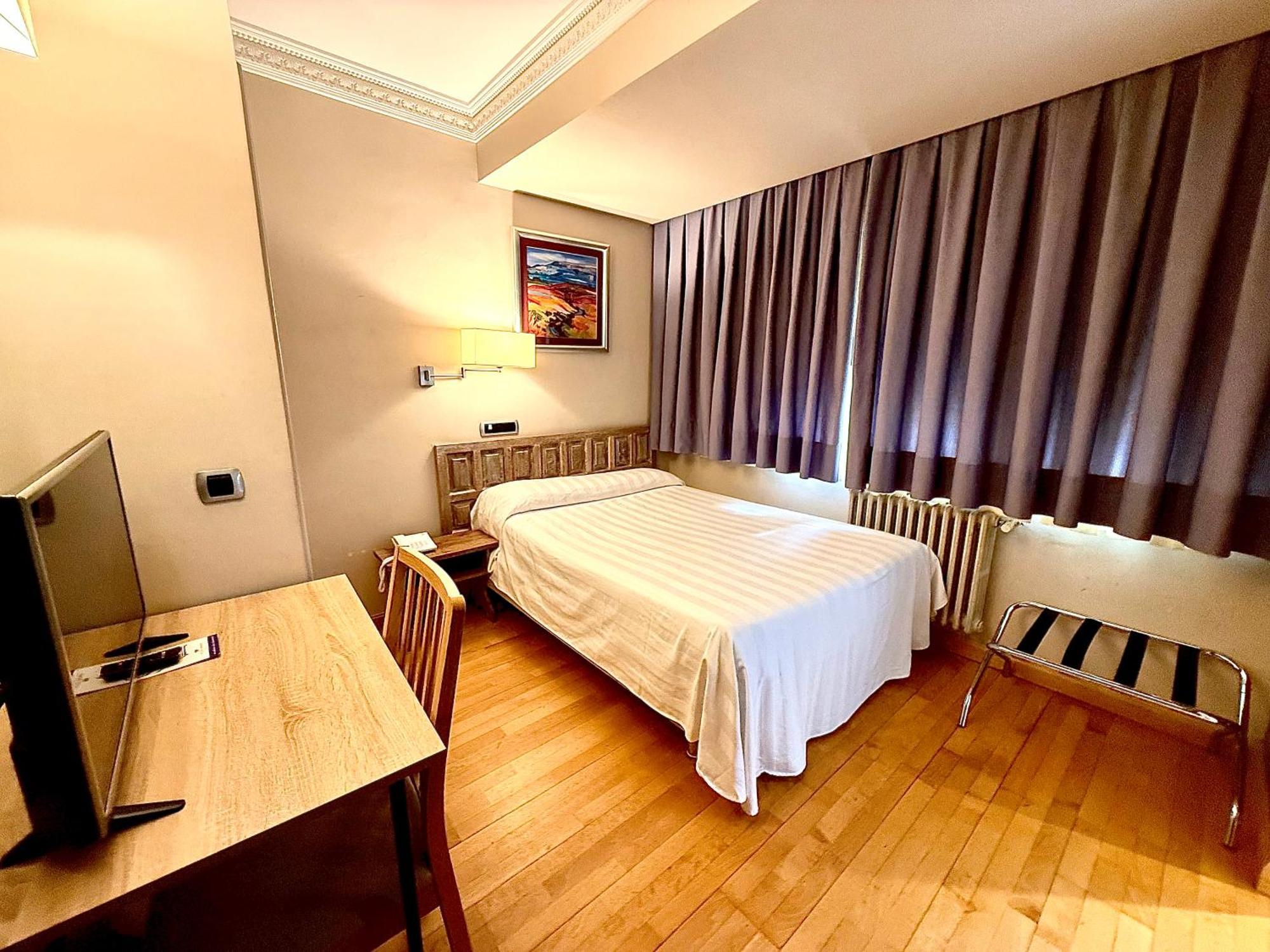 Hotel Virrey อาร์เนโด ภายนอก รูปภาพ